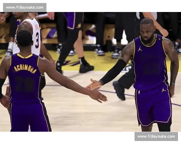 湖人季后赛激战激烈,力争总冠军冲击,面对强敌迎接挑战