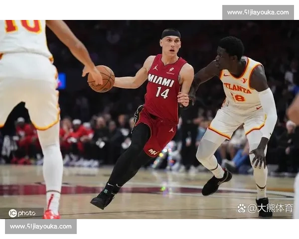 热火对决老鹰关键回合全解析赛场攻防细节视频回顾精彩瞬间战术博弈